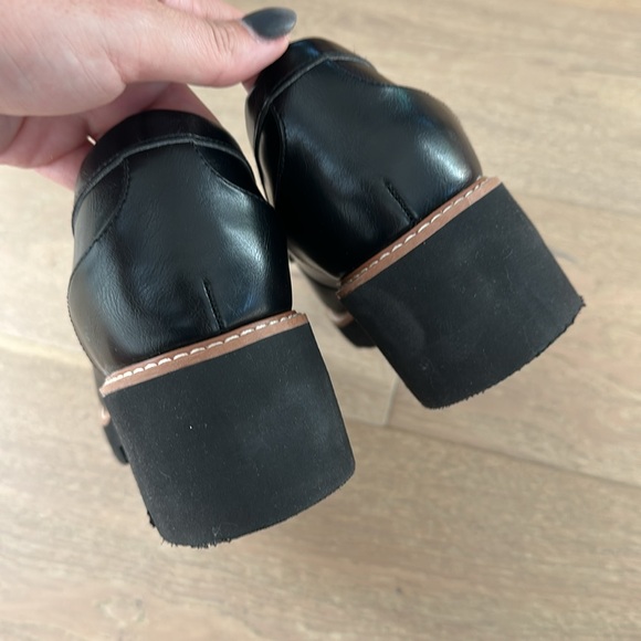 Naturalizer Cabaret-O Lug Sole Loafer - Picture 9 of 11